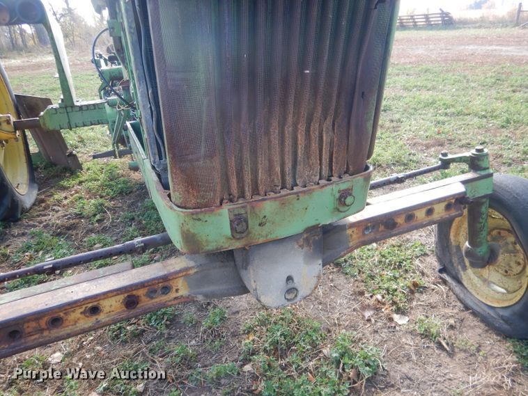 image for item HU9324 1961 John Deere 2010  tractor