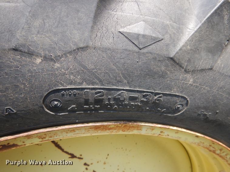 image for item HU9324 1961 John Deere 2010  tractor