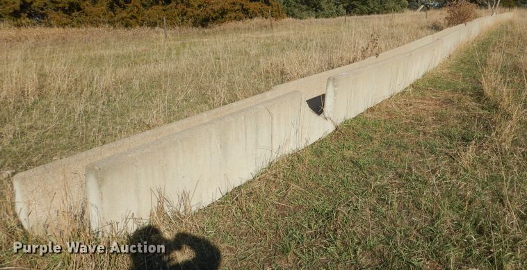 image for item HU9331 (14) concrete feed bunks