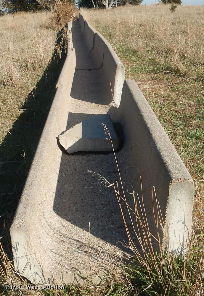 image for item HU9331 (14) concrete feed bunks