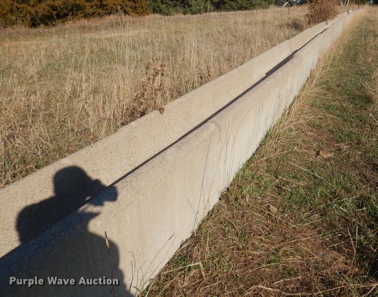 image for item HU9331 (14) concrete feed bunks