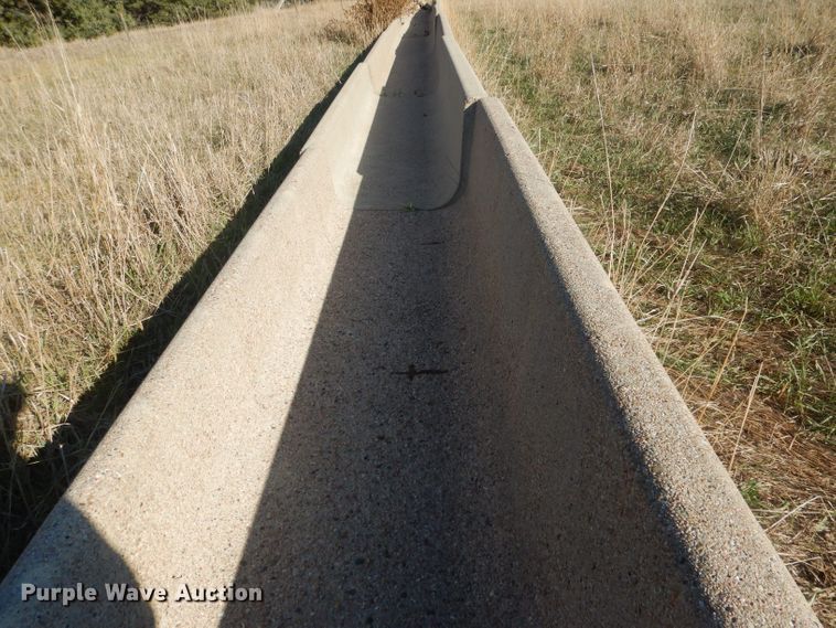 image for item HU9331 (14) concrete feed bunks