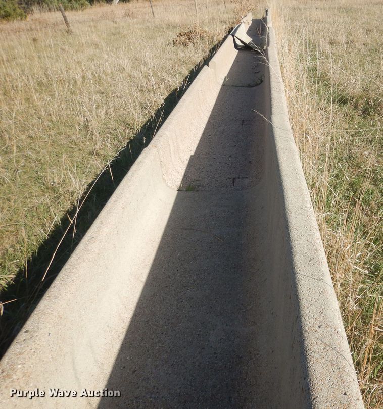 image for item HU9331 (14) concrete feed bunks
