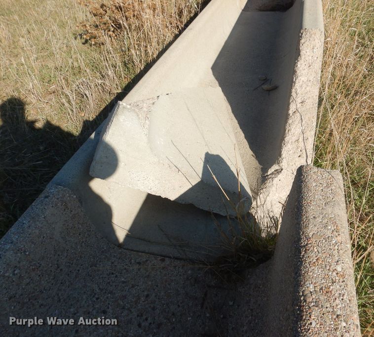 image for item HU9331 (14) concrete feed bunks