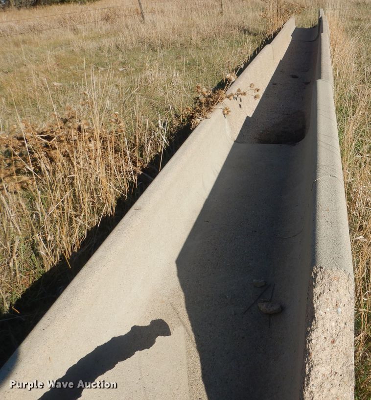 image for item HU9331 (14) concrete feed bunks