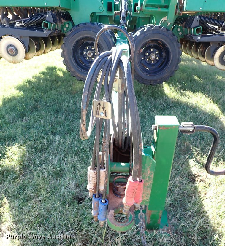 image for item IC9613 2011 Great Plains 3S-3000  grain drill