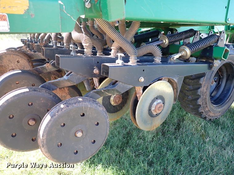 image for item IC9613 2011 Great Plains 3S-3000  grain drill