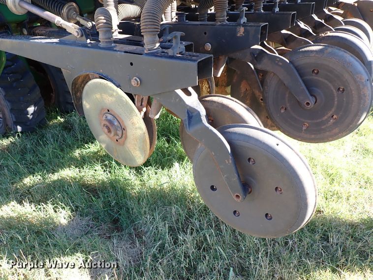 image for item IC9613 2011 Great Plains 3S-3000  grain drill