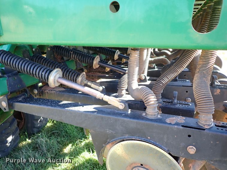 image for item IC9613 2011 Great Plains 3S-3000  grain drill