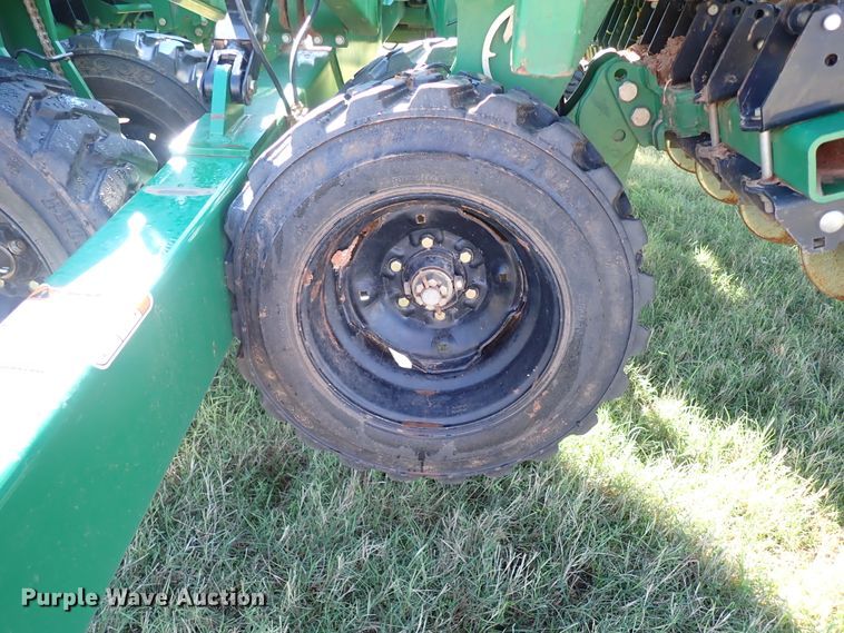 image for item IC9613 2011 Great Plains 3S-3000  grain drill