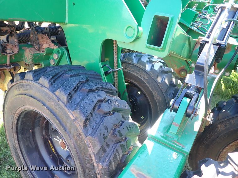 image for item IC9613 2011 Great Plains 3S-3000  grain drill