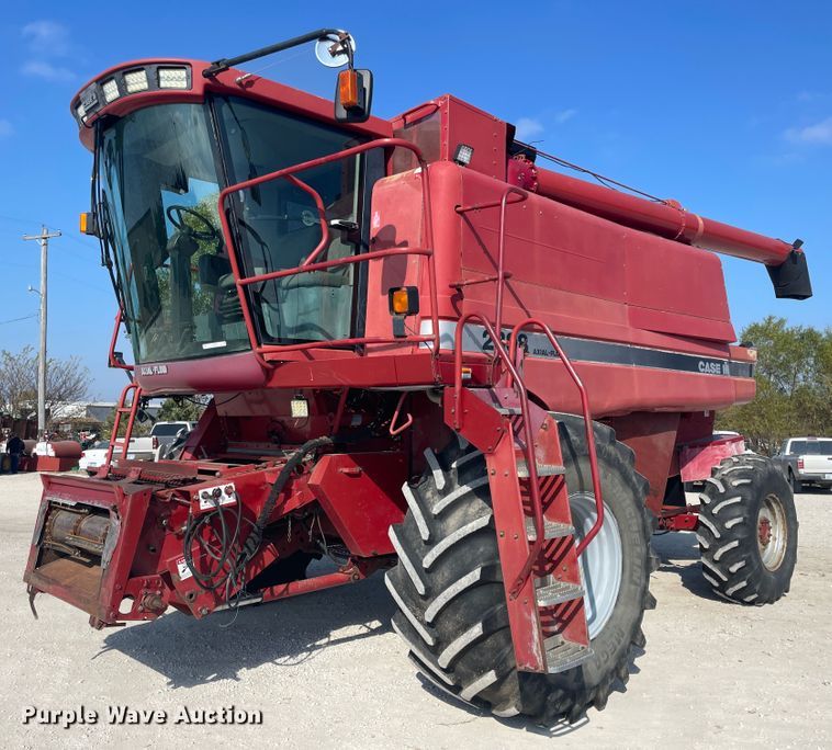 image for item ID9536 1998 Case IH 2388  combine
