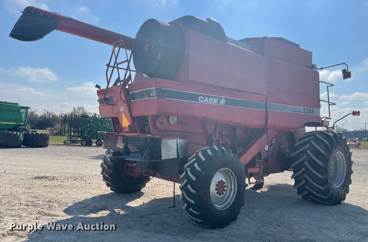 image for item ID9536 1998 Case IH 2388  combine