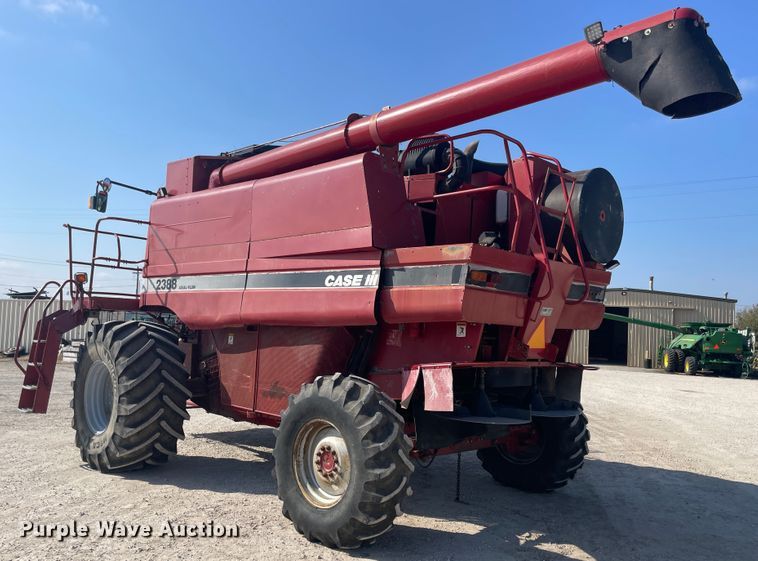 image for item ID9536 1998 Case IH 2388  combine