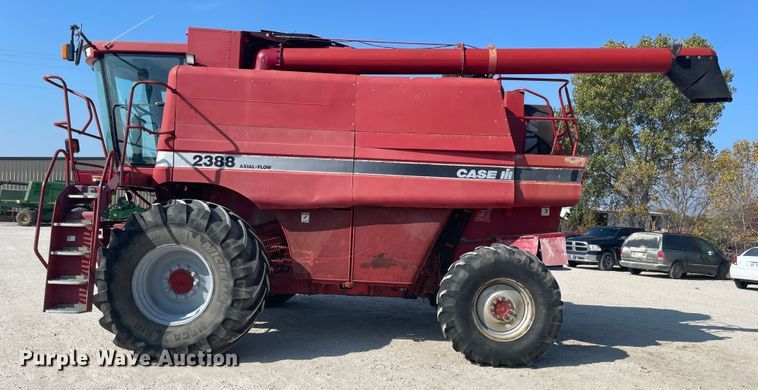 image for item ID9536 1998 Case IH 2388  combine