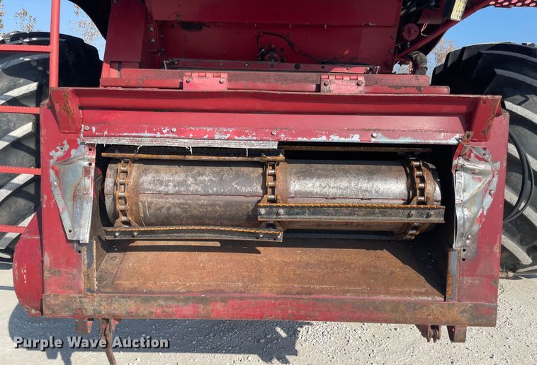 image for item ID9536 1998 Case IH 2388  combine