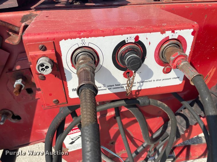 image for item ID9536 1998 Case IH 2388  combine