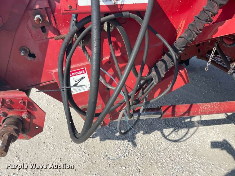 image for item ID9536 1998 Case IH 2388  combine