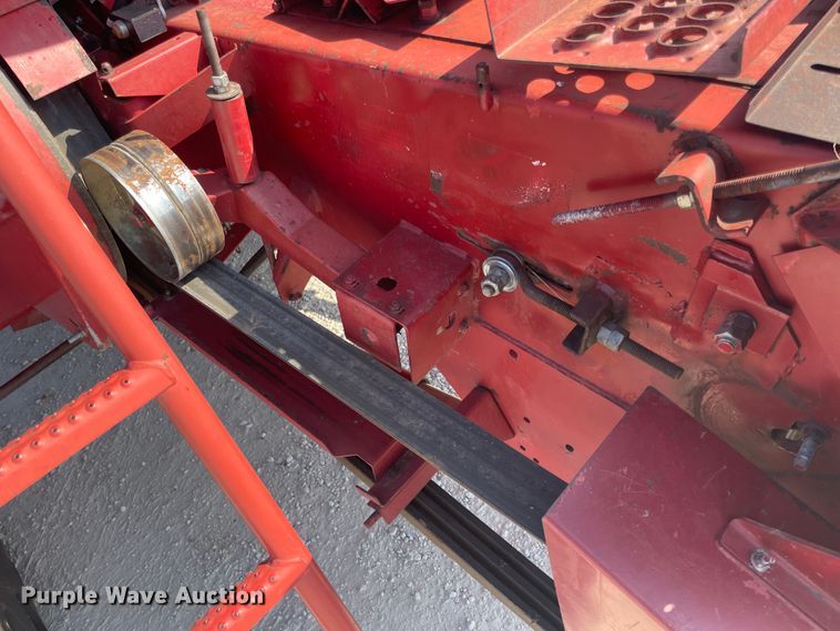 image for item ID9536 1998 Case IH 2388  combine