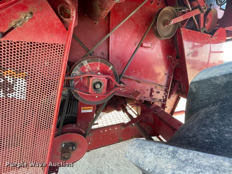 image for item ID9536 1998 Case IH 2388  combine