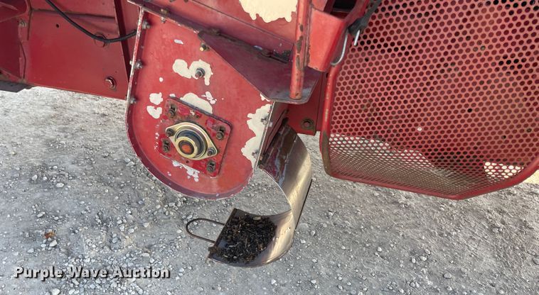 image for item ID9536 1998 Case IH 2388  combine