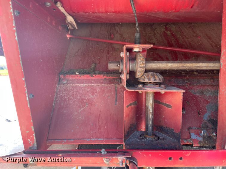 image for item ID9536 1998 Case IH 2388  combine