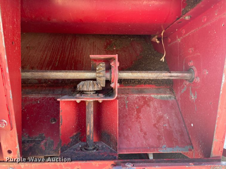 image for item ID9536 1998 Case IH 2388  combine