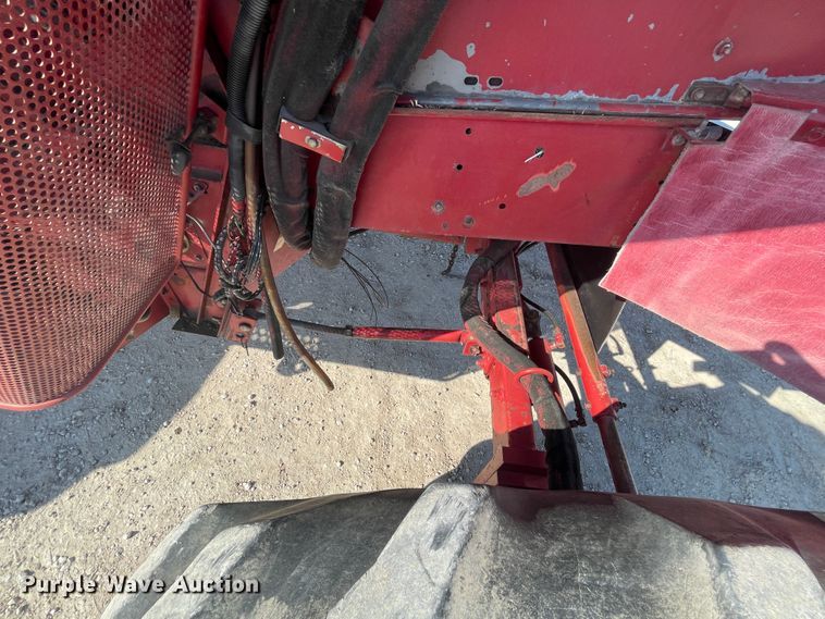 image for item ID9536 1998 Case IH 2388  combine
