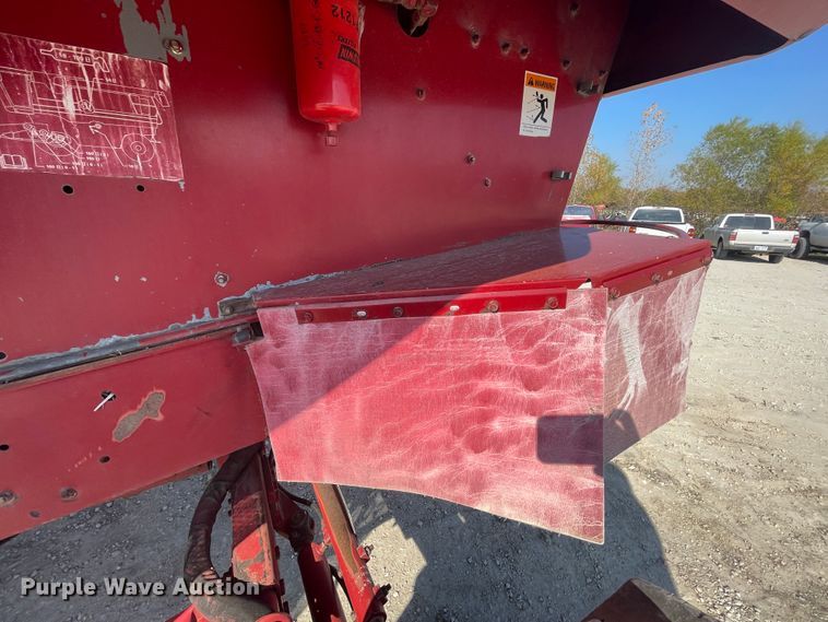 image for item ID9536 1998 Case IH 2388  combine