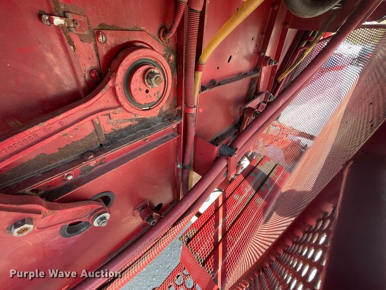 image for item ID9536 1998 Case IH 2388  combine