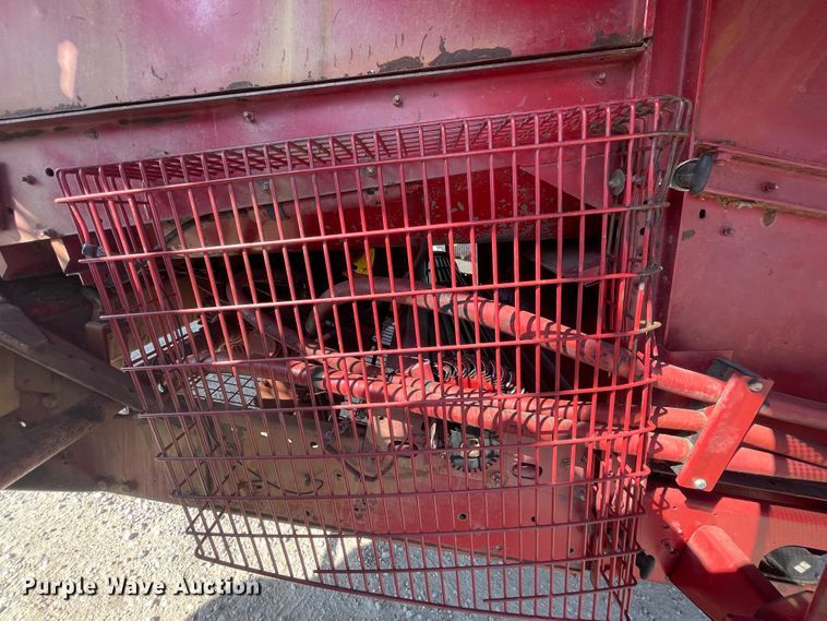 image for item ID9536 1998 Case IH 2388  combine