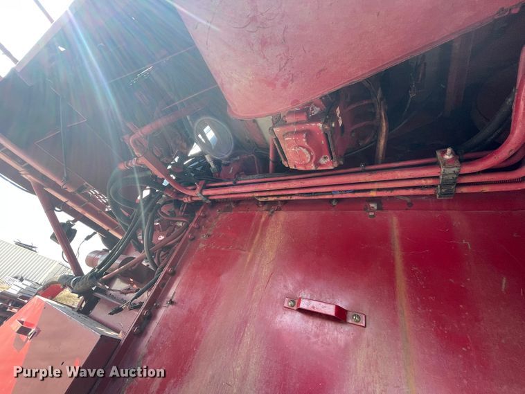 image for item ID9536 1998 Case IH 2388  combine