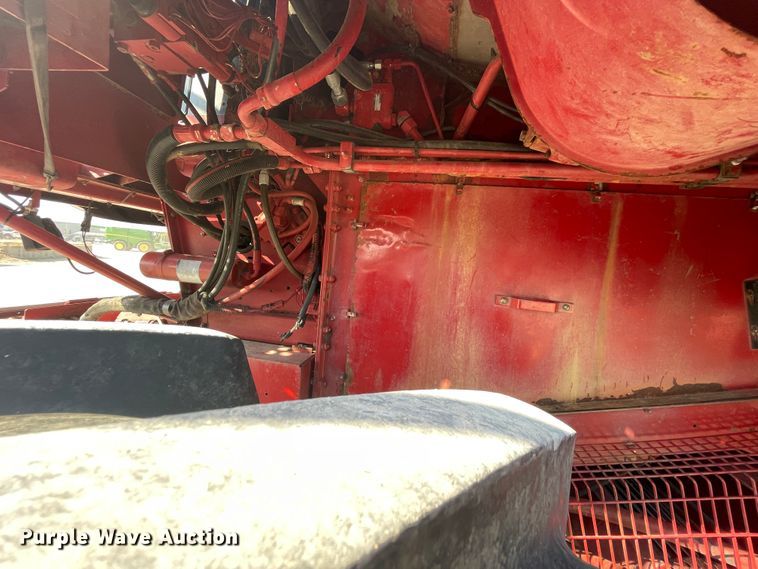 image for item ID9536 1998 Case IH 2388  combine