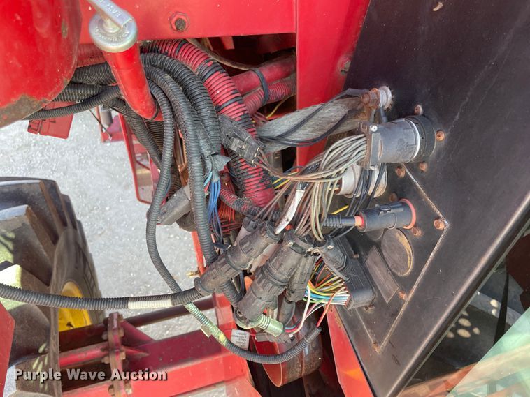 image for item ID9536 1998 Case IH 2388  combine