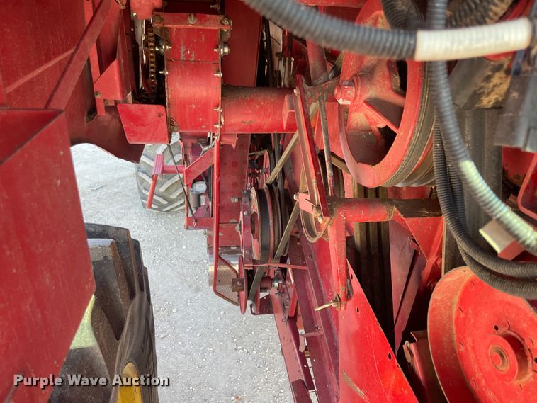 image for item ID9536 1998 Case IH 2388  combine