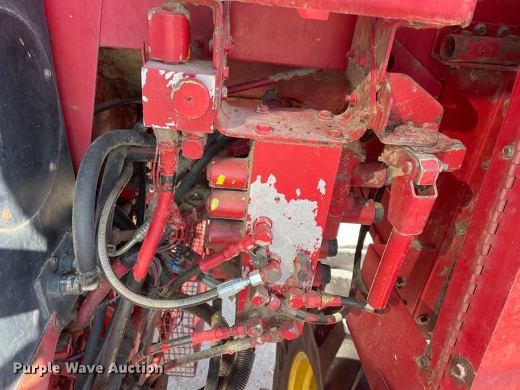 image for item ID9536 1998 Case IH 2388  combine