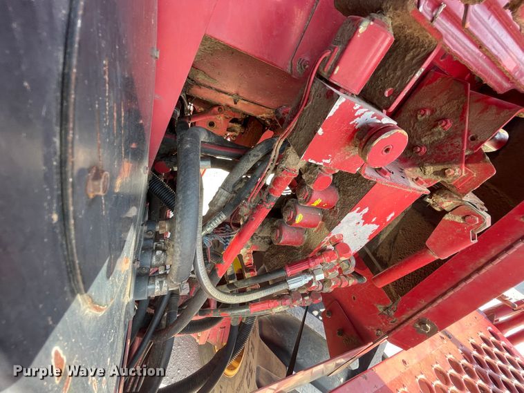 image for item ID9536 1998 Case IH 2388  combine