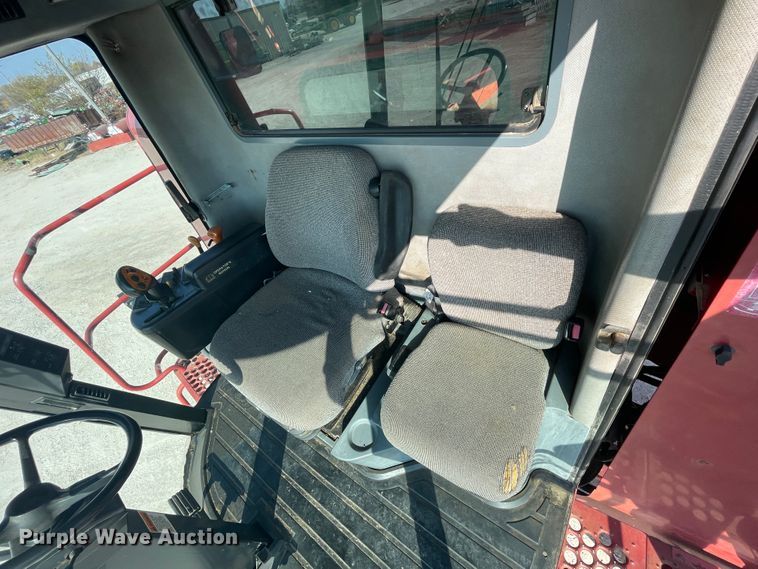 image for item ID9536 1998 Case IH 2388  combine