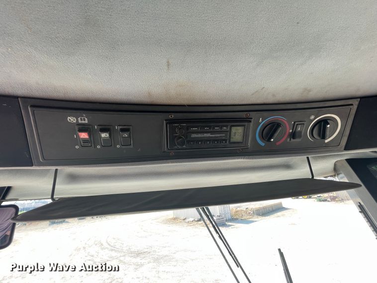 image for item ID9536 1998 Case IH 2388  combine