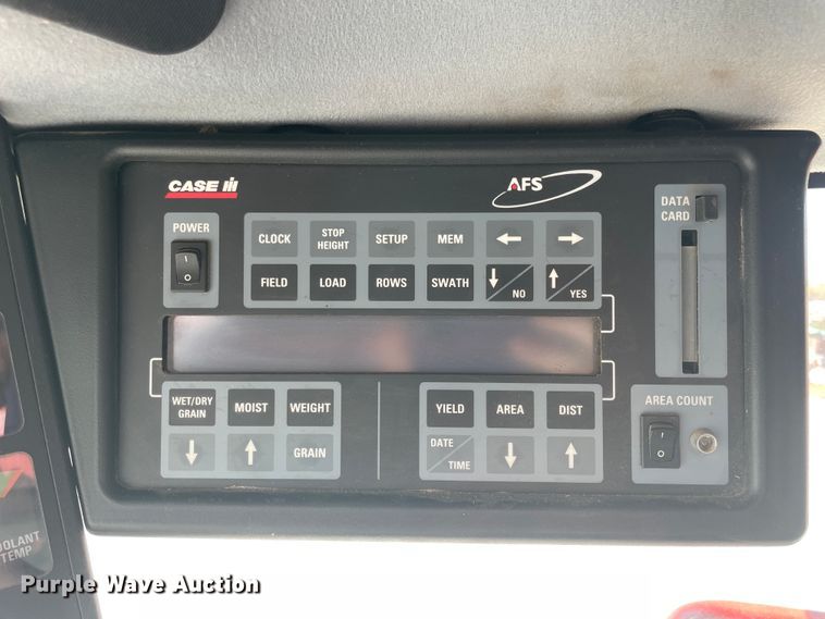 image for item ID9536 1998 Case IH 2388  combine