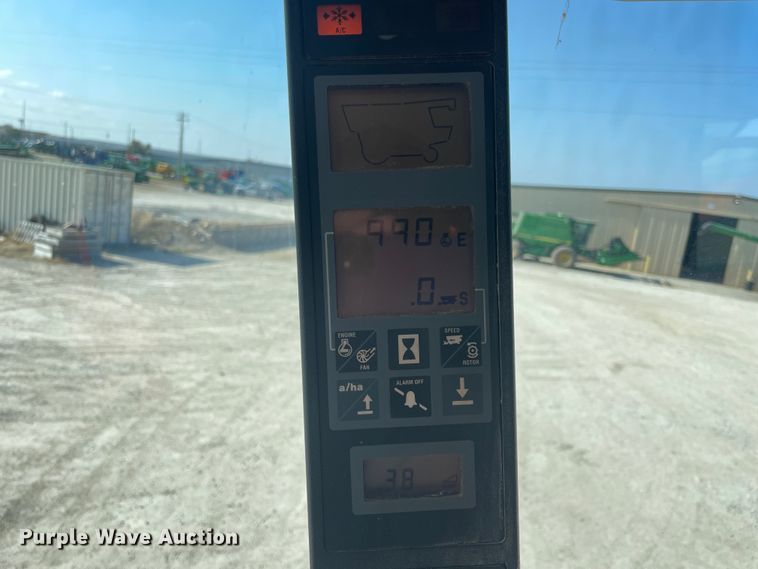 image for item ID9536 1998 Case IH 2388  combine