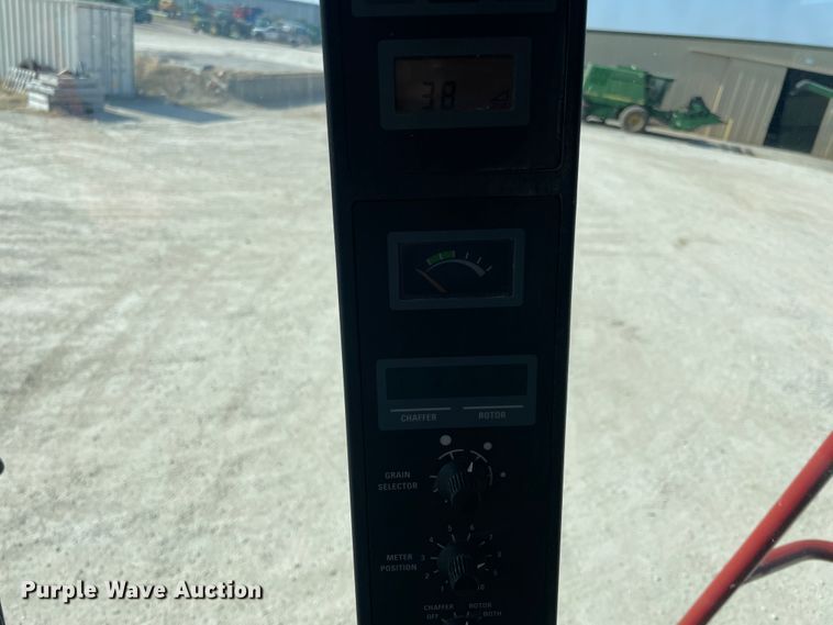 image for item ID9536 1998 Case IH 2388  combine