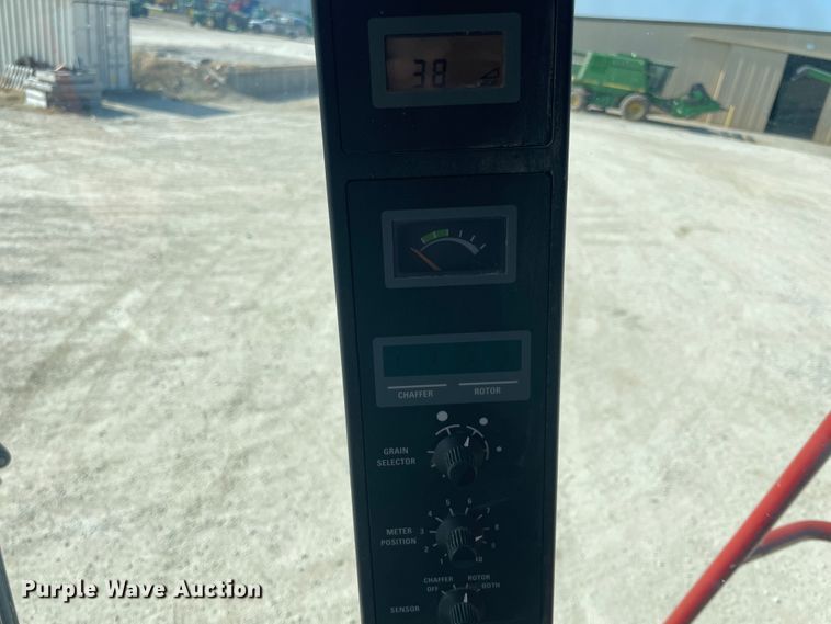 image for item ID9536 1998 Case IH 2388  combine