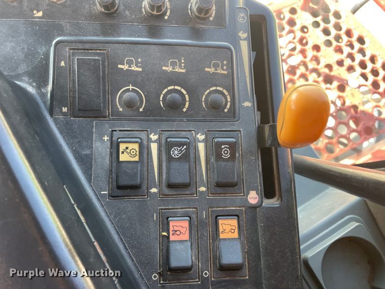 image for item ID9536 1998 Case IH 2388  combine