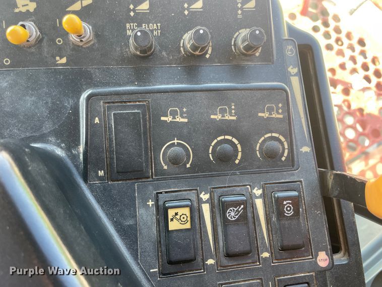 image for item ID9536 1998 Case IH 2388  combine