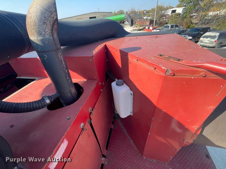 image for item ID9536 1998 Case IH 2388  combine