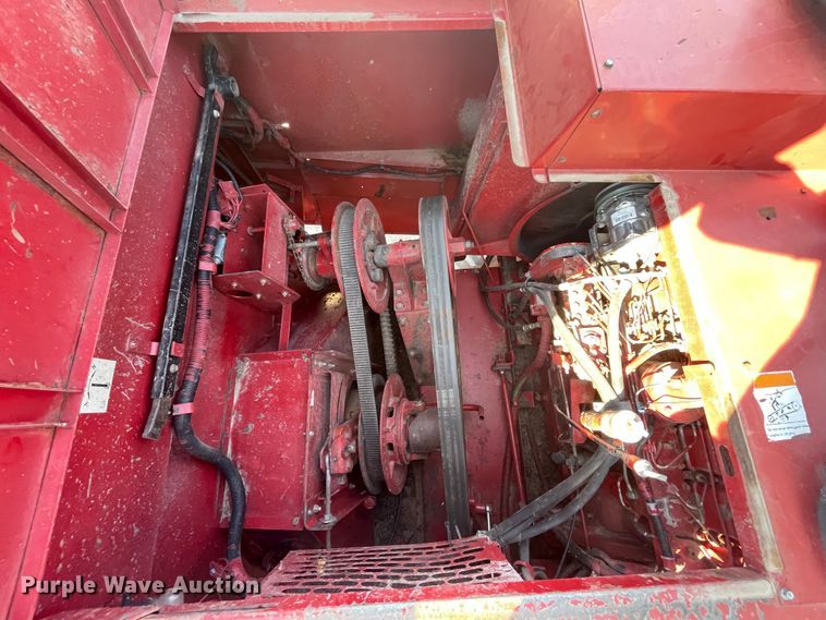 image for item ID9536 1998 Case IH 2388  combine