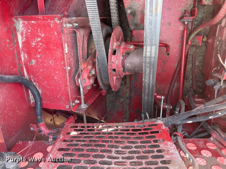 image for item ID9536 1998 Case IH 2388  combine
