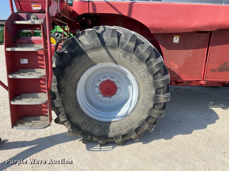 image for item ID9536 1998 Case IH 2388  combine