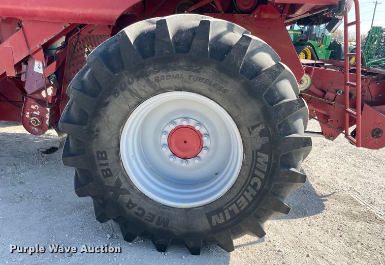 image for item ID9536 1998 Case IH 2388  combine